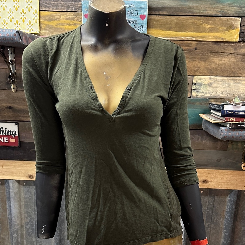 G.H. Bass & Co. Olive Green V-Neck Long Sleeve Top